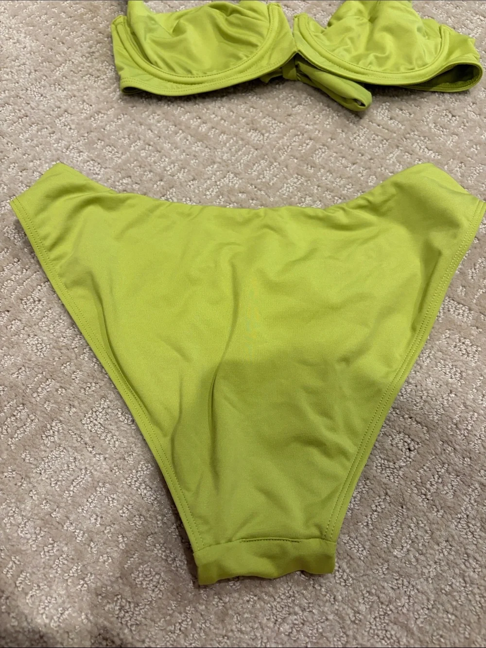 Monday Swimwear Lime Green Two-Piece Bikini Set (color: apple)